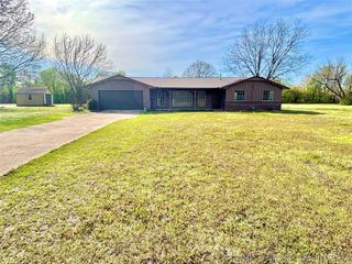 402 S Sockey Lane, Stigler, OK 74462