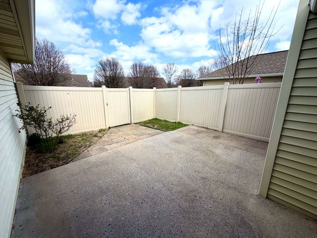 2216 River Rock Xing, Murfreesboro, TN 37128