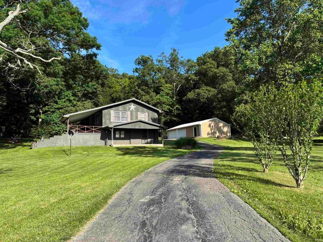 391 E County Road 200 N. Road, Paoli, IN 47454