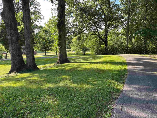 391 E County Road 200 N. Road, Paoli, IN 47454
