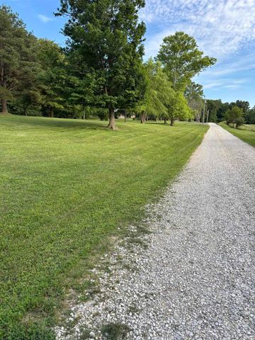 391 E County Road 200 N. Road, Paoli, IN 47454