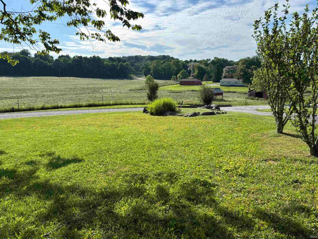 391 E County Road 200 N. Road, Paoli, IN 47454