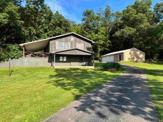 391 E County Road 200 N. Road, Paoli, IN 47454