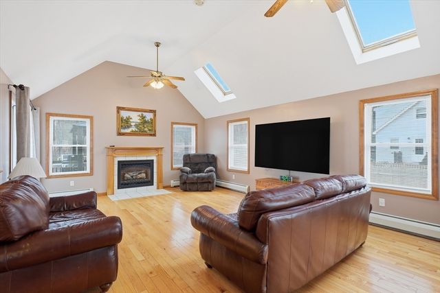 73 Cinderella Cir, Dracut, MA 01826