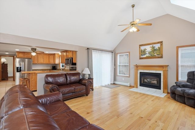 73 Cinderella Cir, Dracut, MA 01826