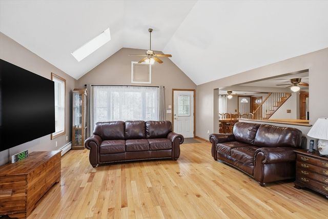 73 Cinderella Cir, Dracut, MA 01826