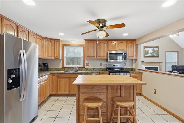 73 Cinderella Cir, Dracut, MA 01826