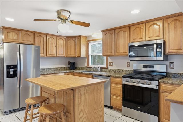 73 Cinderella Cir, Dracut, MA 01826