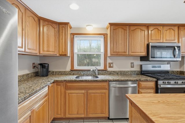 73 Cinderella Cir, Dracut, MA 01826