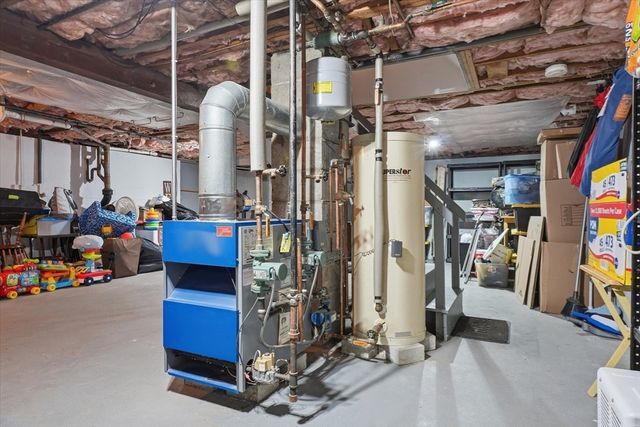 73 Cinderella Cir, Dracut, MA 01826