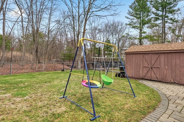 73 Cinderella Cir, Dracut, MA 01826