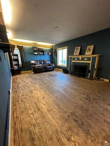 517 W Walnut Street, Junction City, KS 66441