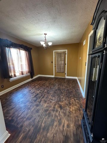 517 W Walnut Street, Junction City, KS 66441