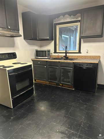 517 W Walnut Street, Junction City, KS 66441