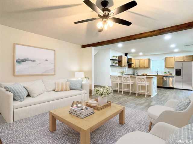 210 W Crescent Drive, Trinity, TX 75862