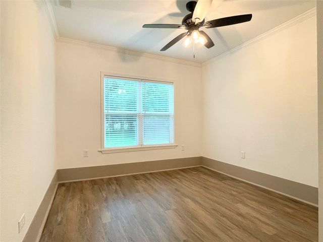 210 W Crescent Drive, Trinity, TX 75862