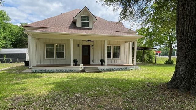 210 W Crescent Drive, Trinity, TX 75862