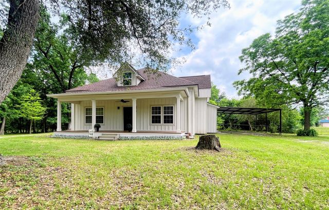 210 W Crescent Drive, Trinity, TX 75862