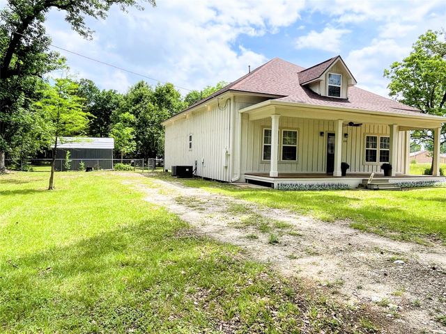 210 W Crescent Drive, Trinity, TX 75862