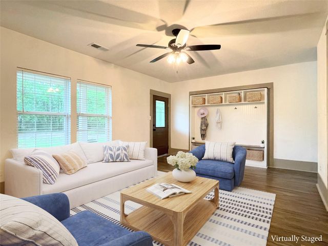 210 W Crescent Drive, Trinity, TX 75862