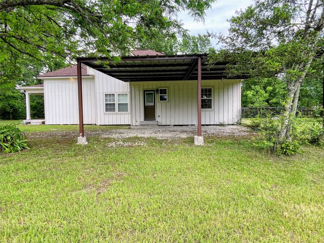 210 W Crescent Drive, Trinity, TX 75862