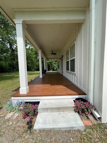 210 W Crescent Drive, Trinity, TX 75862