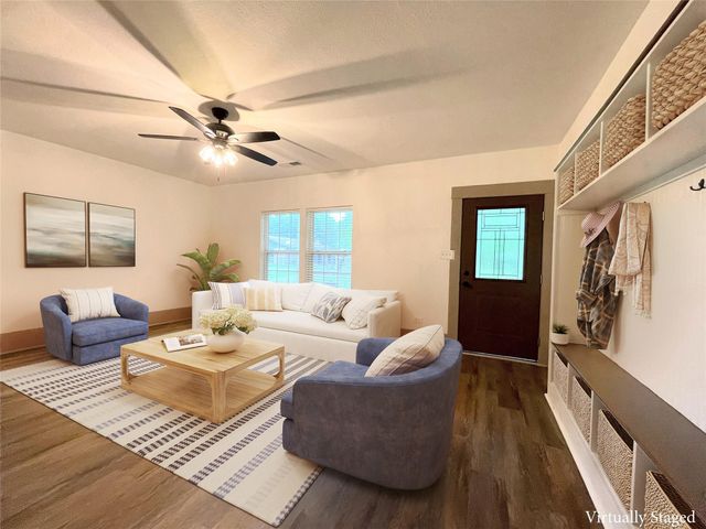 210 W Crescent Drive, Trinity, TX 75862
