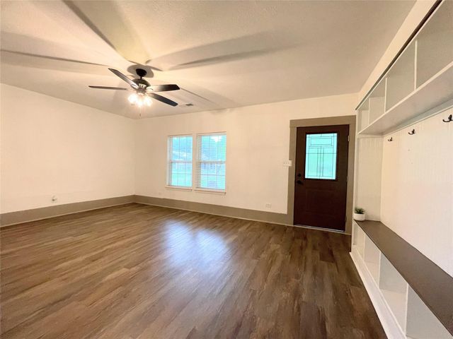 210 W Crescent Drive, Trinity, TX 75862