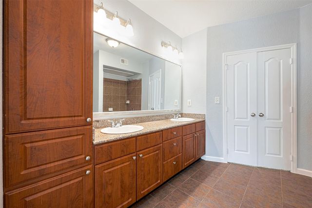 1711 Old Spanish Trail 242, Houston, TX 77054