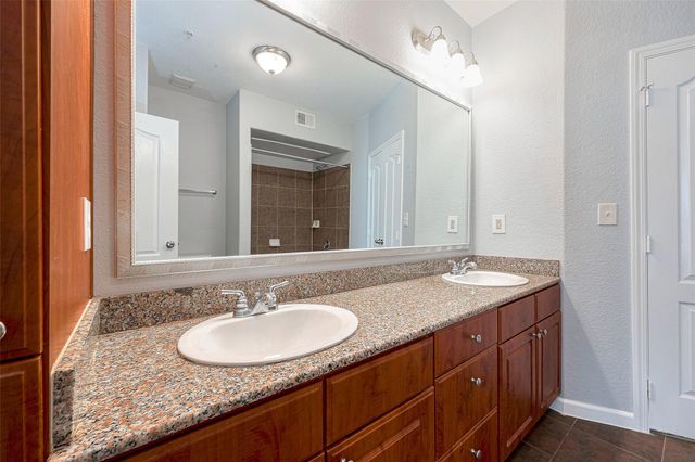 1711 Old Spanish Trail 242, Houston, TX 77054