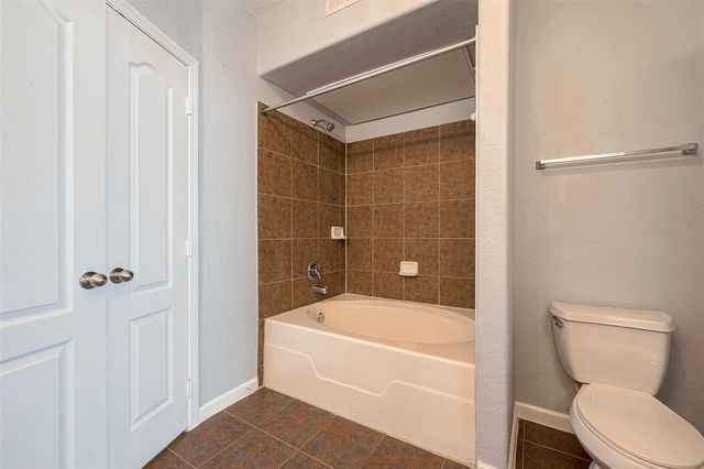 1711 Old Spanish Trail 242, Houston, TX 77054