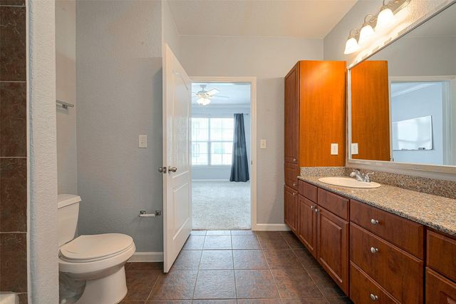 1711 Old Spanish Trail 242, Houston, TX 77054