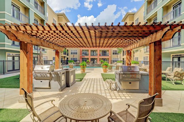 1711 Old Spanish Trail 242, Houston, TX 77054