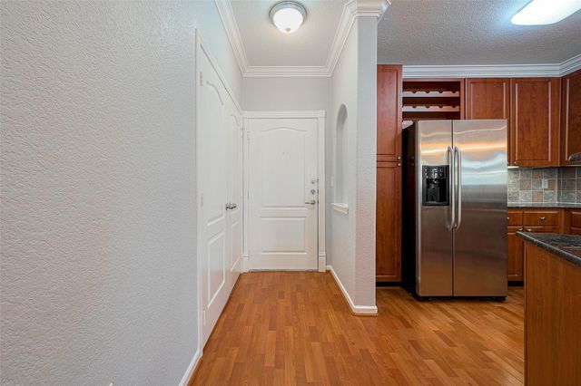 1711 Old Spanish Trail 242, Houston, TX 77054