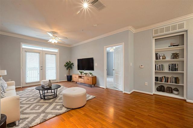 1711 Old Spanish Trail 242, Houston, TX 77054