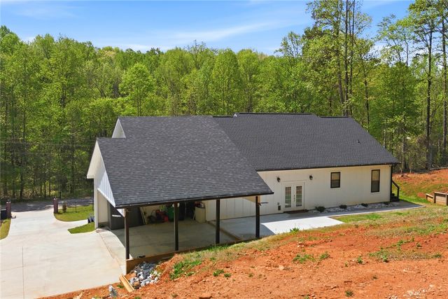 2585 Dr Johns Road, Westminster, SC 29693