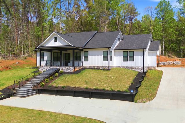 2585 Dr Johns Road, Westminster, SC 29693