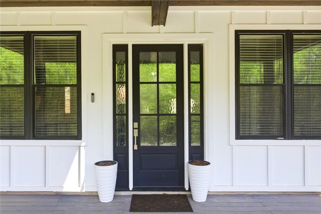 2585 Dr Johns Road, Westminster, SC 29693