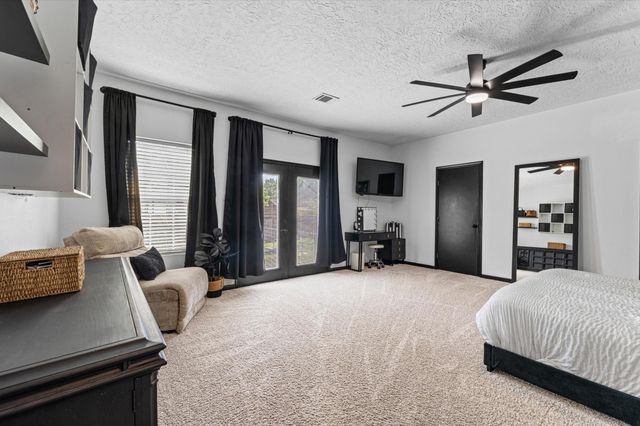 10002 Twisted Oak, Baytown, TX 77521