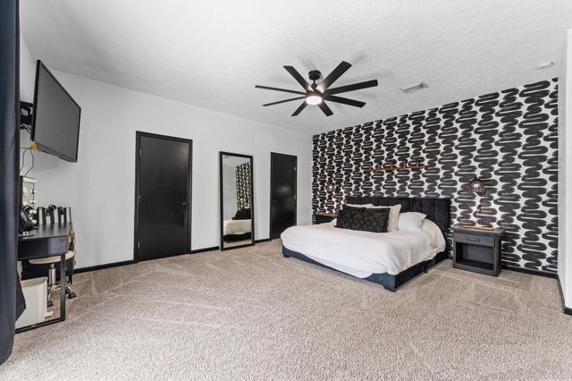 10002 Twisted Oak, Baytown, TX 77521