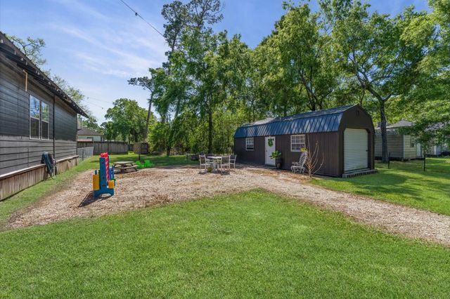 10002 Twisted Oak, Baytown, TX 77521