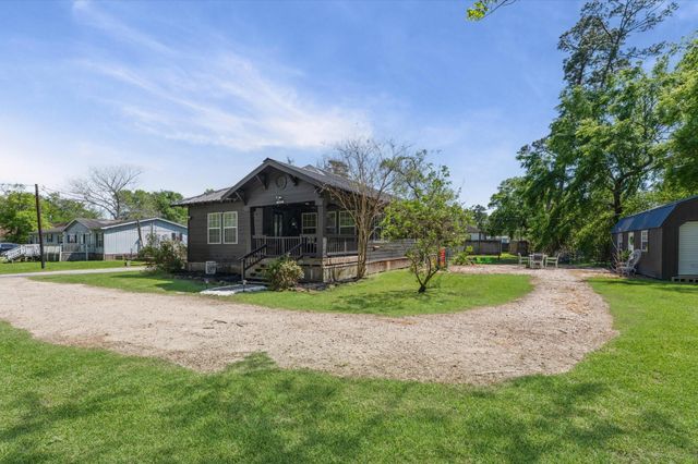 10002 Twisted Oak, Baytown, TX 77521