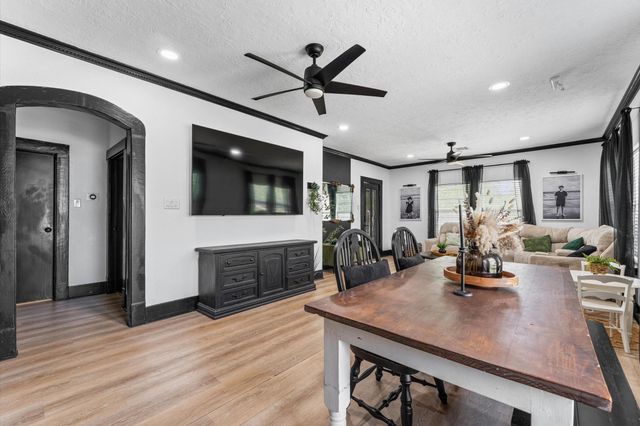 10002 Twisted Oak, Baytown, TX 77521