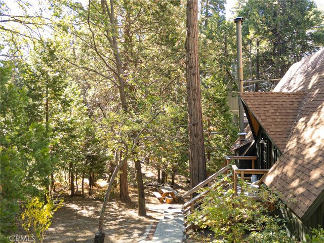 385 Birchwood Drive, Lake Arrowhead, CA 92352