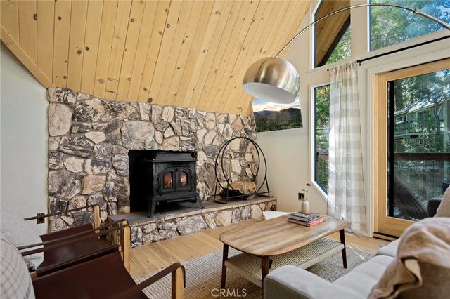 385 Birchwood Drive, Lake Arrowhead, CA 92352