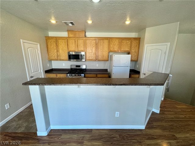 335 CLARENCE HOUSE Avenue 103, North Las Vegas, NV 89032