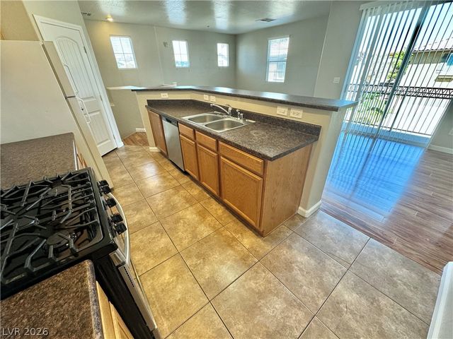 335 CLARENCE HOUSE Avenue 103, North Las Vegas, NV 89032