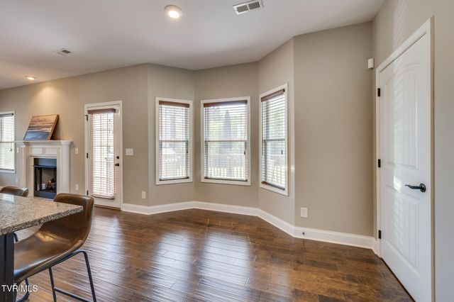 2016 Falling Leaf Drive, Kingsport, TN 37664