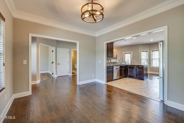 2016 Falling Leaf Drive, Kingsport, TN 37664