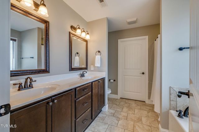 2016 Falling Leaf Drive, Kingsport, TN 37664